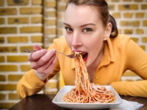 Scopri di più sull'articolo Chi mangia pasta ha alimentazione più sana di chi la evita