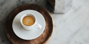 Scopri di più sull'articolo Caffè prima di colazione: non ci sono evidenze di aumento di risposta glicemica