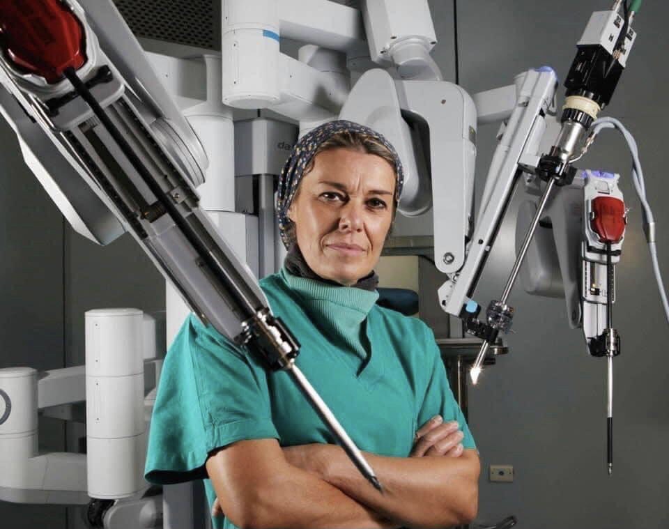 Al momento stai visualizzando Dott.ssa Franca Melfi, pioniera a livello mondiale  della chirurgia robotica toracica